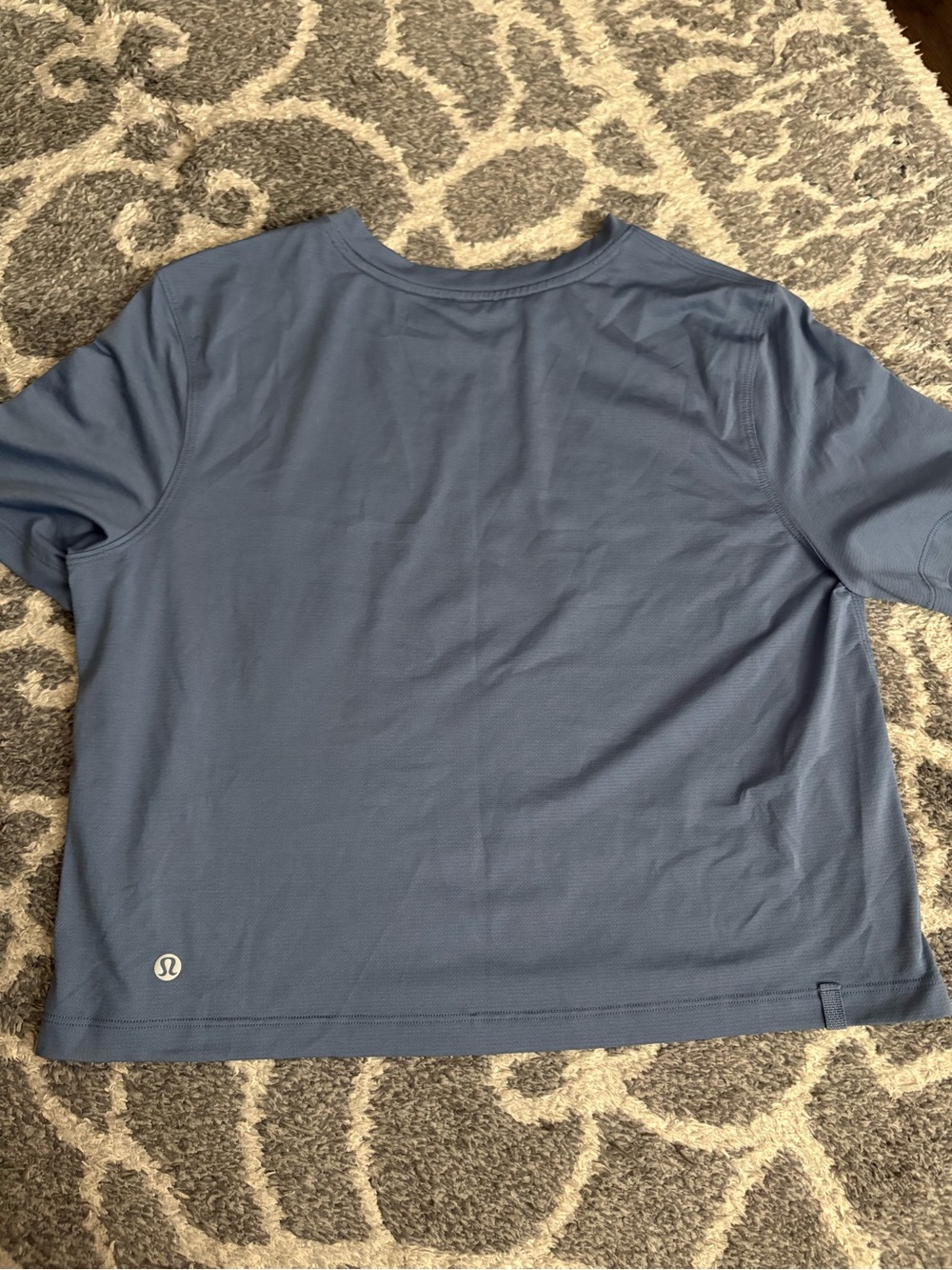 lululemon athletica women’s cropped Blue Short-Sleeve Performance Tee 8